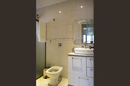 Casa à venda com 340m², 5 quartos e 6 vagas Casa à venda com 340m², 5 quartos e 6 vagasBANHEIRO