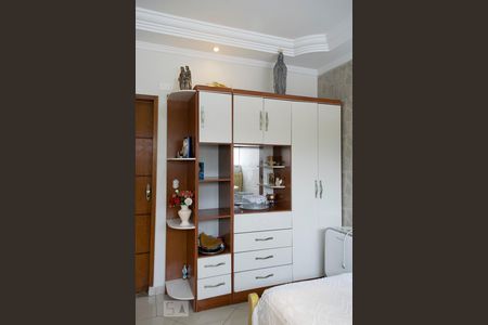 Casa à venda com 340m², 5 quartos e 6 vagas Casa à venda com 340m², 5 quartos e 6 vagasQUARTO 1