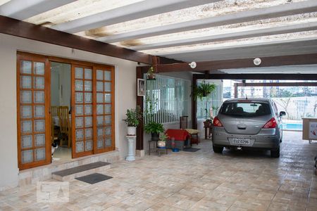 Casa à venda com 340m², 5 quartos e 6 vagas Casa à venda com 340m², 5 quartos e 6 vagasVARANDA SALA