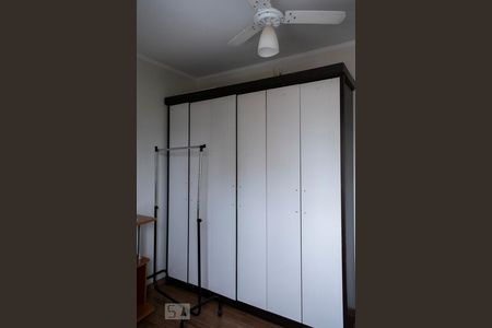 Casa à venda com 340m², 5 quartos e 6 vagas Casa à venda com 340m², 5 quartos e 6 vagasQUARTO 4