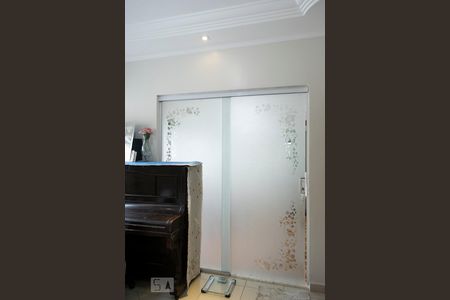 Casa à venda com 340m², 5 quartos e 6 vagas Casa à venda com 340m², 5 quartos e 6 vagasQUARTO 1