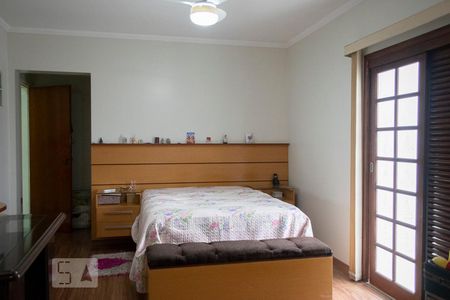 Casa à venda com 340m², 5 quartos e 6 vagas Casa à venda com 340m², 5 quartos e 6 vagasQUARTO 2 SUITE