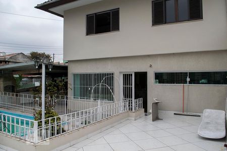Casa à venda com 340m², 5 quartos e 6 vagas Casa à venda com 340m², 5 quartos e 6 vagasFACHADA