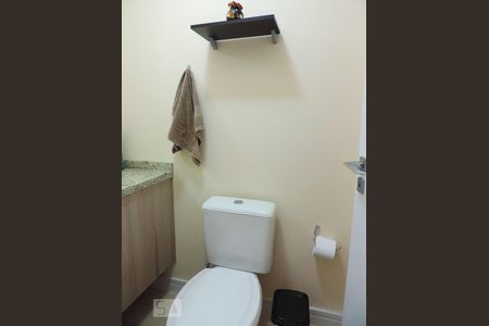 Lavabo de apartamento para alugar com 3 quartos, 118m² em Campeche, Florianópolis