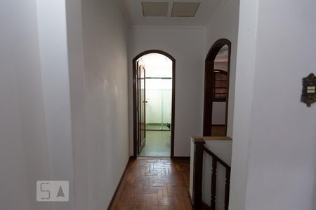 Corredor de casa para alugar com 3 quartos, 120m² em Vila Gomes Cardim, São Paulo