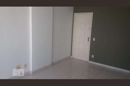 Sala de apartamento à venda com 2 quartos, 70m² em Piratininga, Niterói