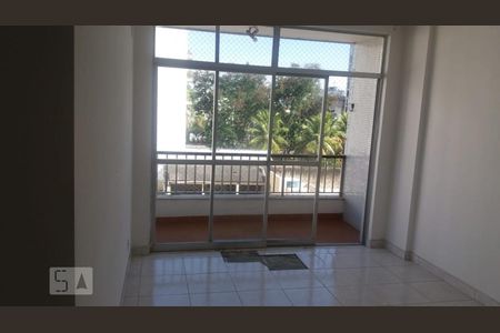 Sala de apartamento à venda com 2 quartos, 70m² em Piratininga, Niterói