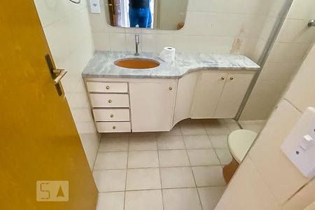 Banheiro de apartamento para alugar com 1 quarto, 54m² em Centro, Campinas