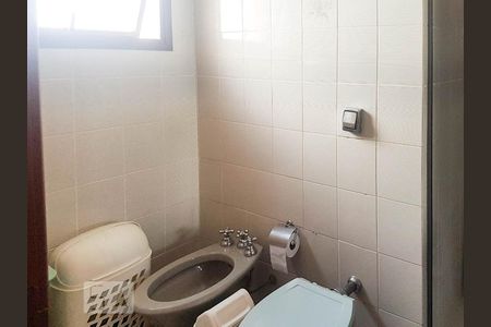 Banheiro de serviço  de apartamento para alugar com 4 quartos, 155m² em Vila Regente Feijó, São Paulo