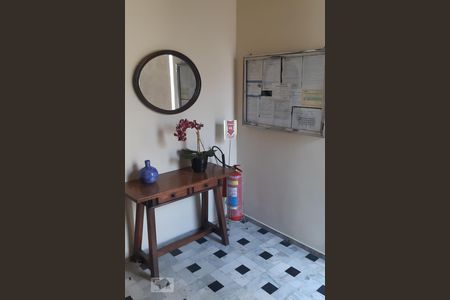 Hall de apartamento para alugar com 3 quartos, 94m² em Laranjeiras, Rio de Janeiro