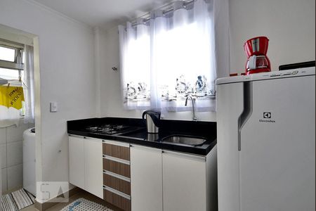 Cozinha de apartamento para alugar com 2 quartos, 46m² em Vila Romana, São Paulo