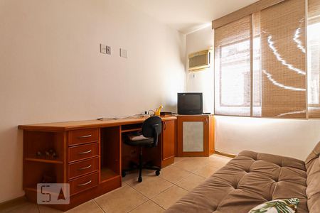 Quarto de apartamento para alugar com 2 quartos, 60m² em Recreio dos Bandeirantes, Rio de Janeiro