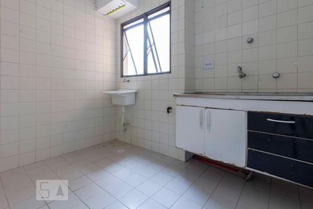 Cozinha de apartamento à venda com 2 quartos, 59m² em Vila Carmosina, São Paulo