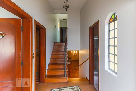 Hall Quartos de casa de condomínio para alugar com 4 quartos, 245m² em Jardim Luanda, São Paulo