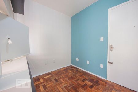 Sala  de kitnet/studio para alugar com 1 quarto, 28m² em Passo da Areia, Porto Alegre