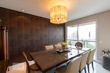 Sala de jantar de apartamento à venda com 4 quartos, 253m² em Vila Suzana, São Paulo