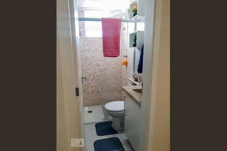 Banheiro de apartamento para alugar com 2 quartos, 45m² em Gopoúva, Guarulhos