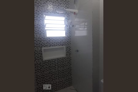 Banheiro de apartamento para alugar com 2 quartos, 38m² em Jardim Independência, São Paulo