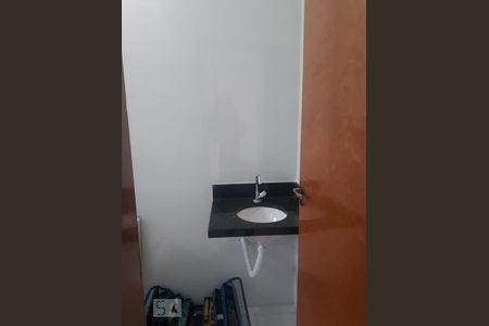 banheiro de apartamento para alugar com 2 quartos, 38m² em Jardim Independência, São Paulo