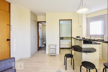 Sala de kitnet/studio para alugar com 1 quarto, 37m² em Brooklin Paulista, São Paulo