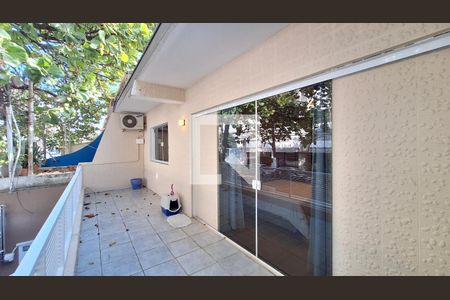 Varanda de casa à venda com 5 quartos, 400m² em Vila Anglo Brasileira, São Paulo