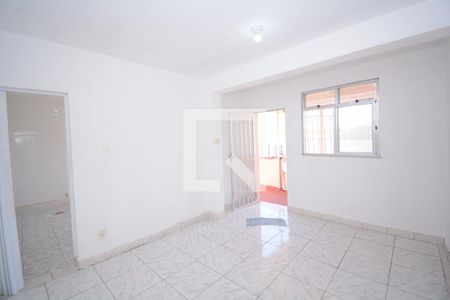 Sala de casa para alugar com 1 quarto, 90m² em Vista Alegre, Rio de Janeiro