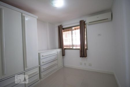 Quarto 1 de apartamento para alugar com 3 quartos, 90m² em Recreio dos Bandeirantes, Rio de Janeiro