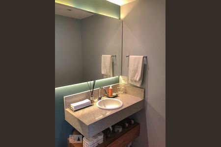 Lavabo de apartamento para alugar com 1 quarto, 70m² em Vila Gertrudes, São Paulo