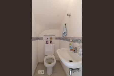 Lavabo de casa de condomínio para alugar com 2 quartos, 91m² em Vila São Silvestre, São Paulo