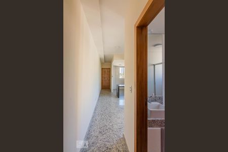 Corredor de apartamento para alugar com 1 quarto, 37m² em Funcionários, Belo Horizonte