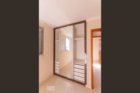 Suíte - Armários de apartamento à venda com 2 quartos, 58m² em Juliana, Belo Horizonte