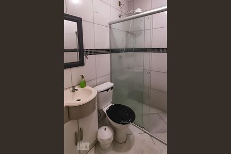 Banheiro de apartamento à venda com 1 quarto, 43m² em Praia de Belas, Porto Alegre