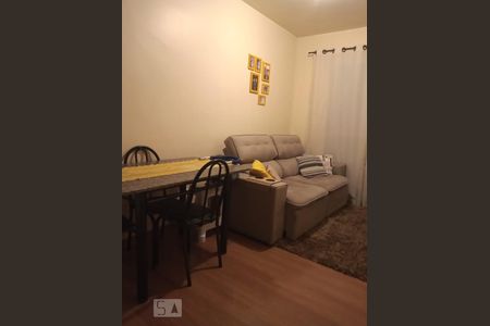 Sala de apartamento para alugar com 2 quartos, 54m² em Tingui, Curitiba