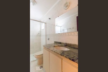 Banheiro de apartamento para alugar com 2 quartos, 69m² em Santa Teresinha, São Paulo