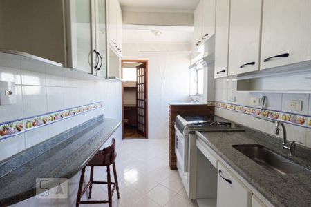 Cozinha de apartamento para alugar com 2 quartos, 69m² em Santa Teresinha, São Paulo