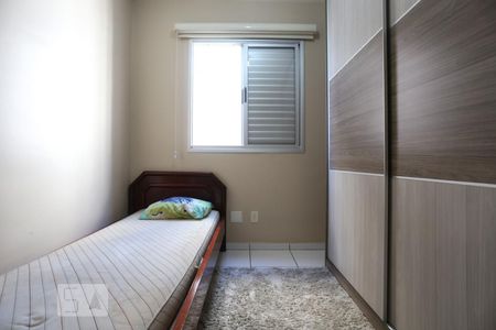 Quarto 1 de apartamento para alugar com 2 quartos, 51m² em Jardim Sarah, São Paulo