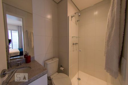 Banheiro da Suíte de apartamento para alugar com 1 quarto, 35m² em Pinheiros, São Paulo