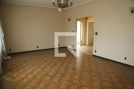 Casa à venda com 160m², 4 quartos e 4 vagasSala