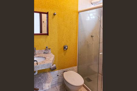 Banheiro de casa de condomínio para alugar com 2 quartos, 140m² em Barra da Tijuca, Rio de Janeiro