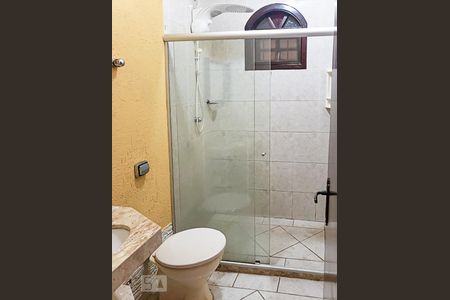 Banheiro de casa de condomínio para alugar com 2 quartos, 140m² em Barra da Tijuca, Rio de Janeiro