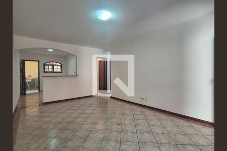 Sala de casa de condomínio para alugar com 2 quartos, 140m² em Barra da Tijuca, Rio de Janeiro