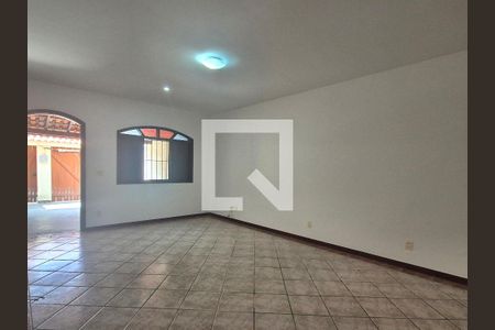 Sala de casa de condomínio para alugar com 2 quartos, 140m² em Barra da Tijuca, Rio de Janeiro