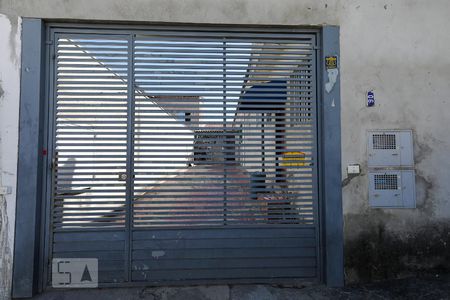 Fachada de casa para alugar com 1 quarto, 40m² em Vila Santa Clara, São Paulo