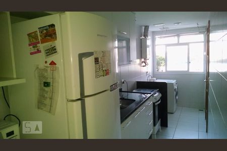 Cozinha de apartamento à venda com 2 quartos, 68m² em Badu, Niterói