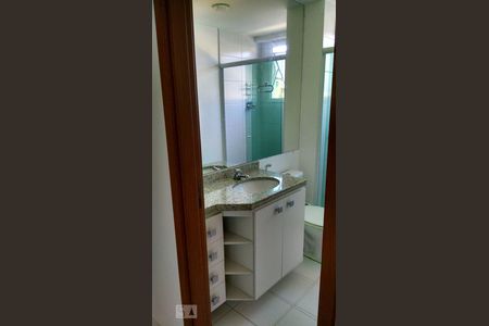 Banheiro de apartamento à venda com 2 quartos, 68m² em Badu, Niterói