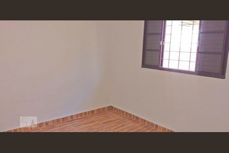Quarto de casa para alugar com 1 quarto, 40m² em Chora Menino, São Paulo