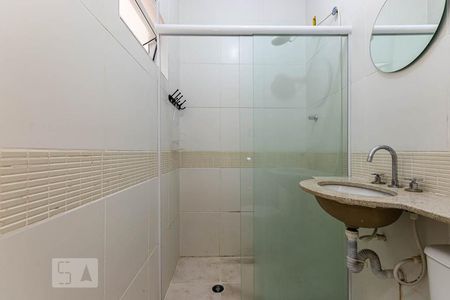 Banheiro  de casa para alugar com 1 quarto, 52m² em Vila São Geraldo, São Paulo