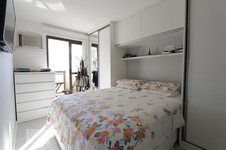 Quarto suite 1 de apartamento para alugar com 2 quartos, 69m² em Jacarepaguá, Rio de Janeiro