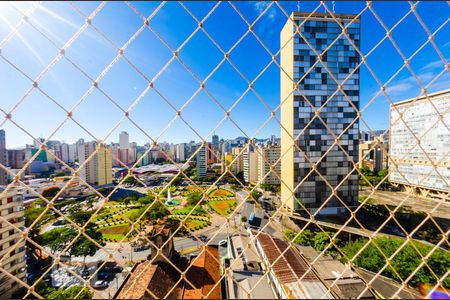 Quarto 1 - Vista de apartamento para alugar com 2 quartos, 50m² em Barro Preto, Belo Horizonte