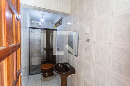 Banheiro Social 1 de casa para alugar com 4 quartos, 113m² em Santa Efigênia, Belo Horizonte